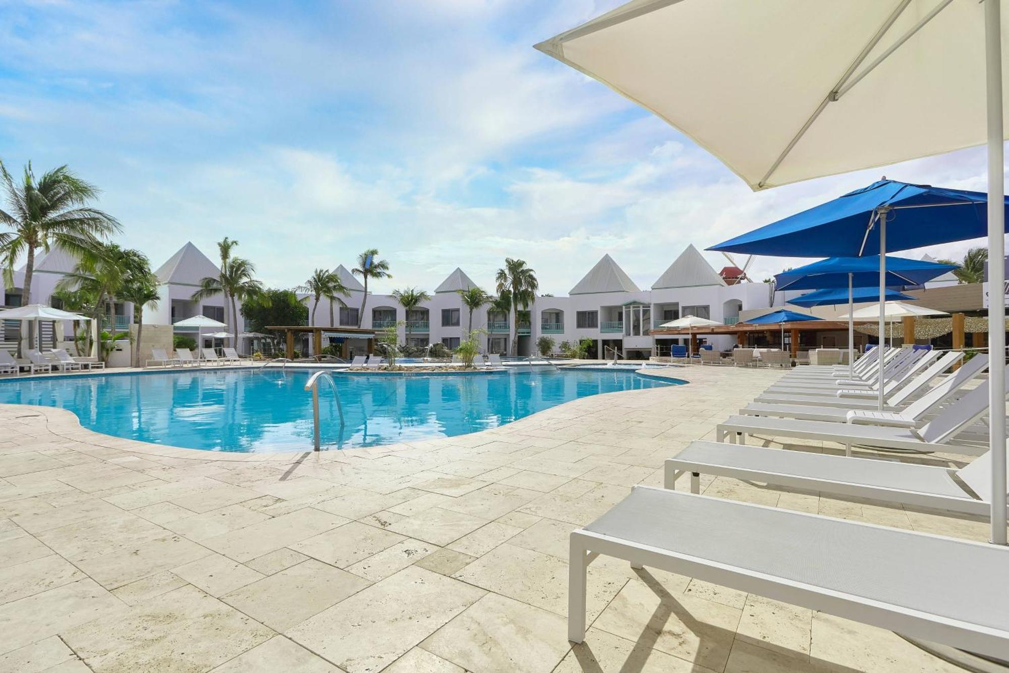 Courtyard By Marriott Aruba Resort Палм Бийч Екстериор снимка