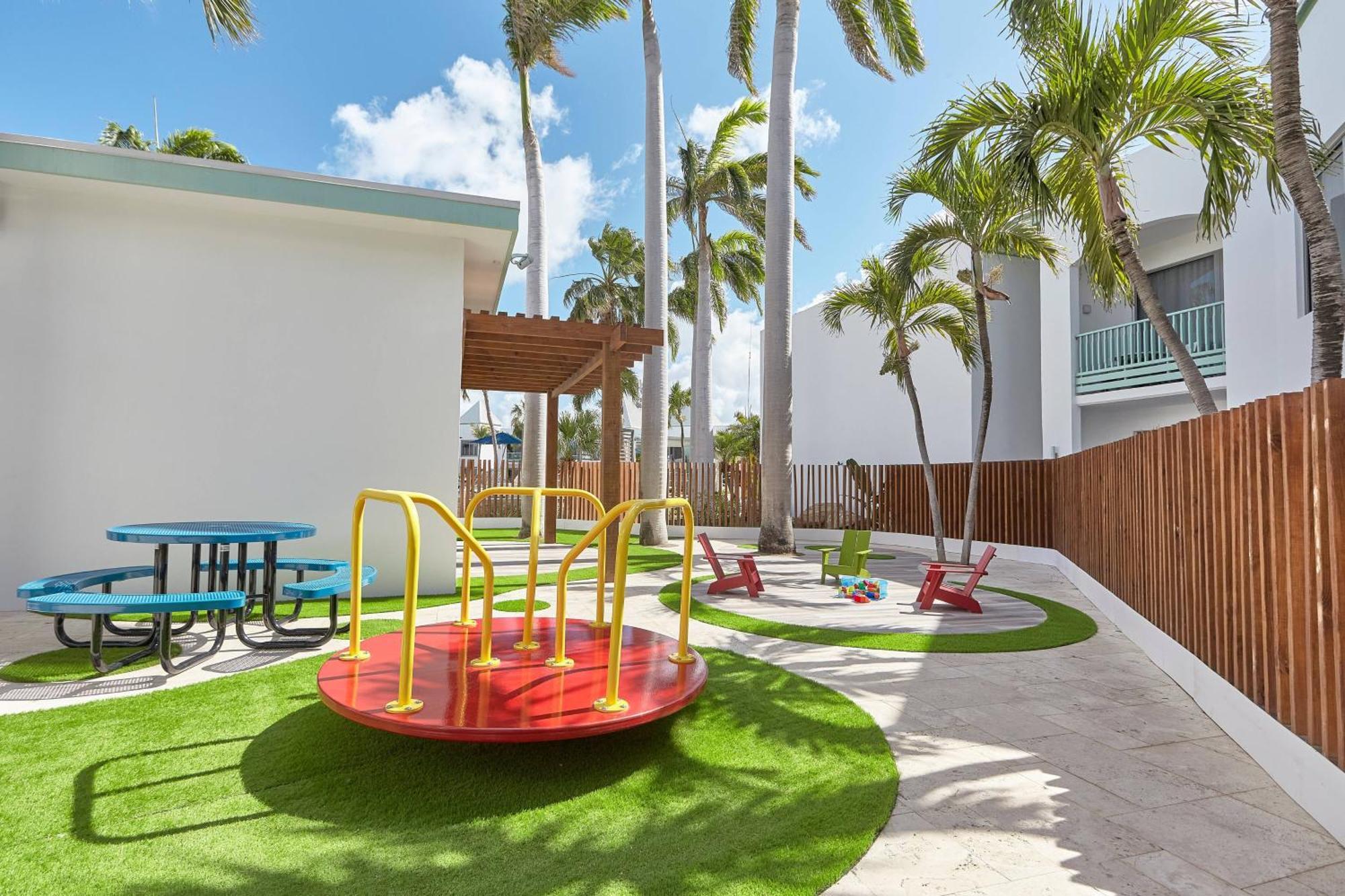 Courtyard By Marriott Aruba Resort Палм Бийч Екстериор снимка