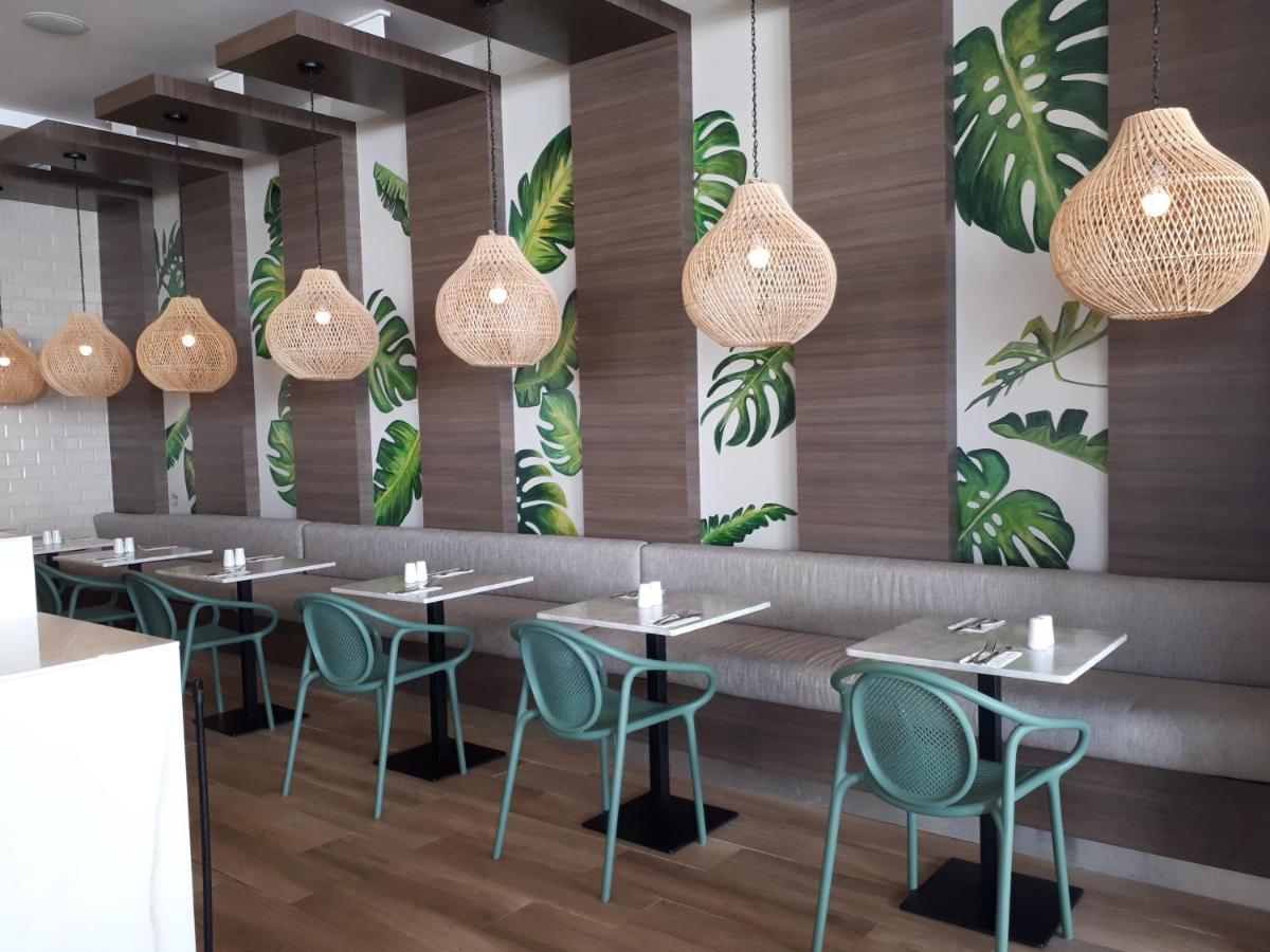 Courtyard By Marriott Aruba Resort Палм Бийч Екстериор снимка